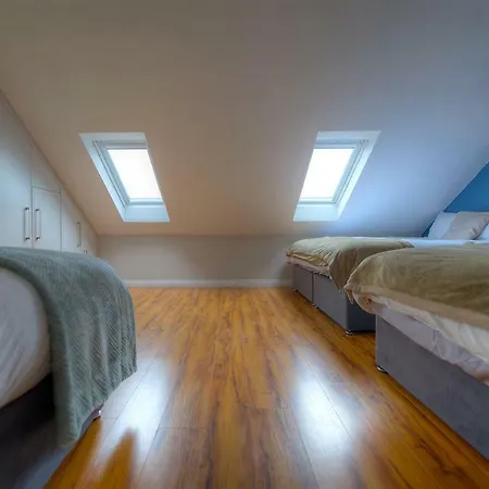 Apartment Spanish Arch